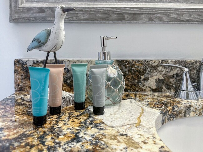 Building Photo - 3191 Scenic Hwy 98