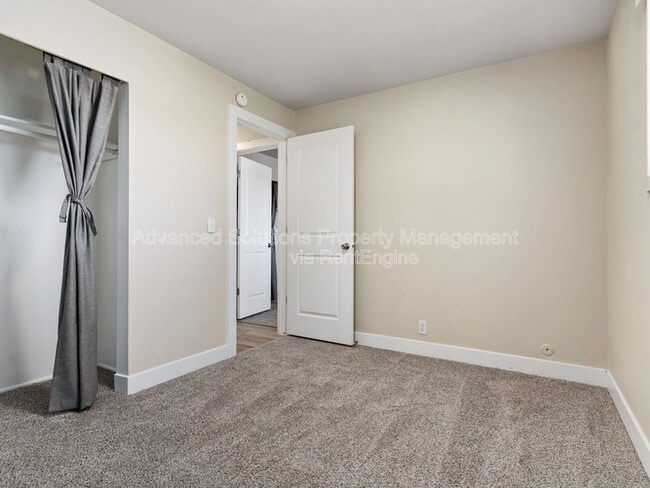 Building Photo - 1351 N Redwood Rd