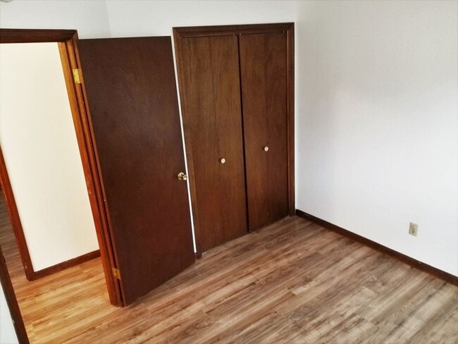 Building Photo - $200 OFF 1st Month! Updated 2 Bed, 1 Bath Townhouse next to NAU!! Students & Sm. Pets OK !! Avail...