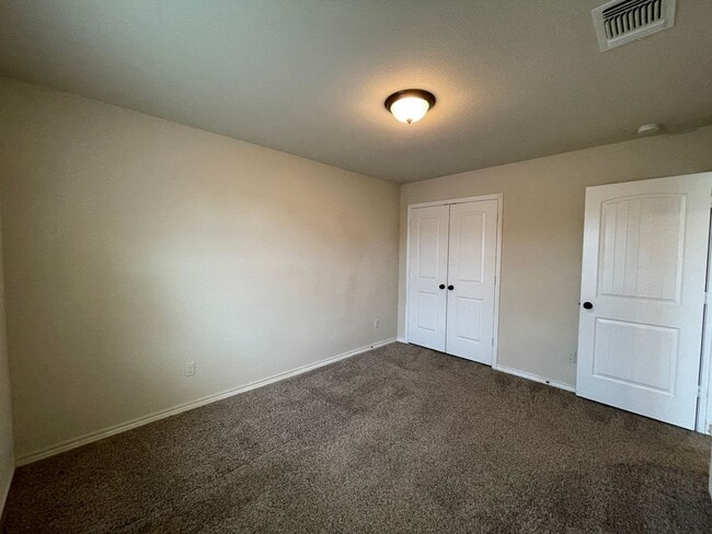 Building Photo - 3240 Valentino Dr