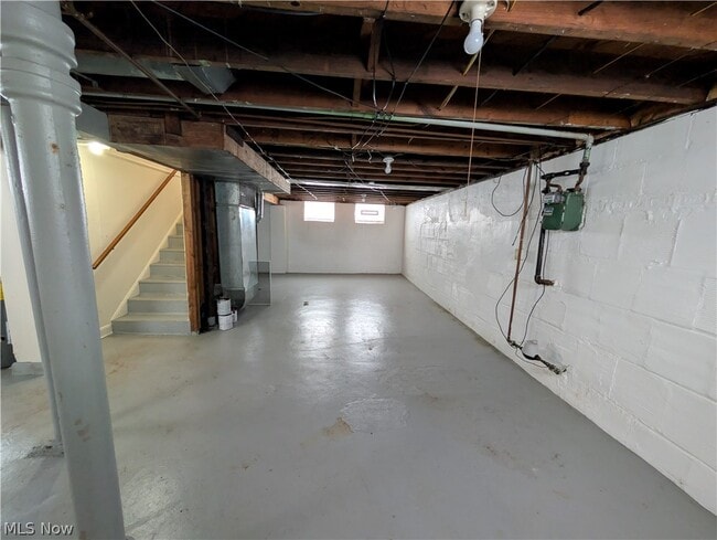 Building Photo - 637 E Wilbeth Rd