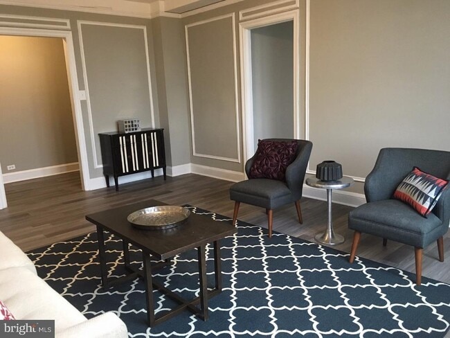 Building Photo - 2031 Locust St