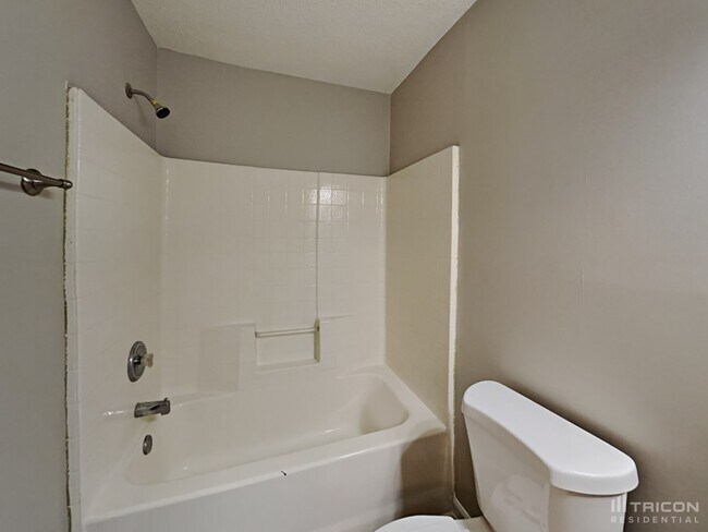 Building Photo - 11261 Salt Pond Dr E