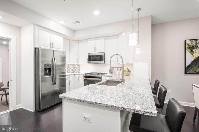 Kitchen - 13274 Woodland Park Rd