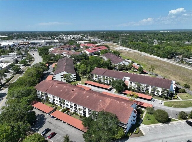 Building Photo - 2595 Countryside Blvd