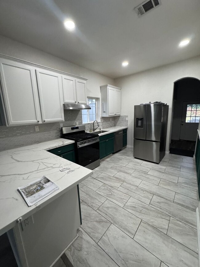 Building Photo - 3 bed /2 ba house - Olivehurst