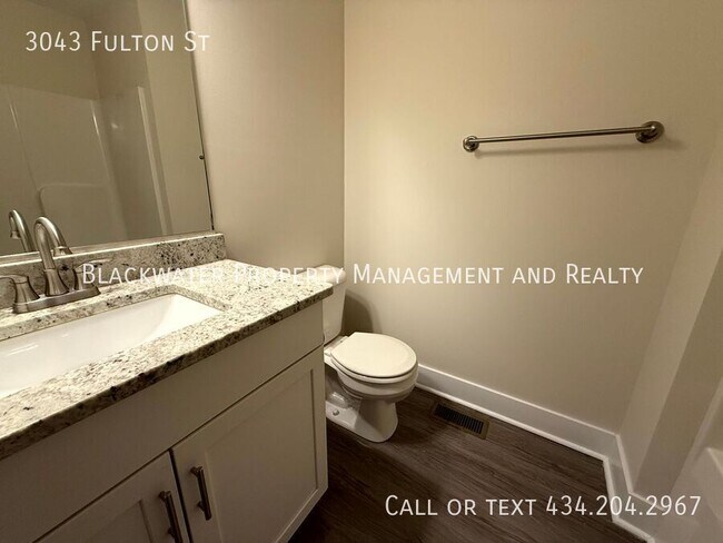 Building Photo - 3043 Fulton St