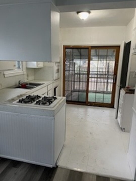 Building Photo - 1733 Kansas Ave