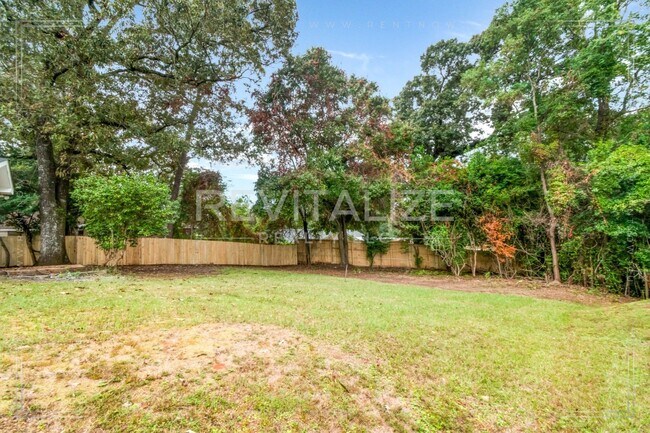 Building Photo - 5728 Post Oak Ct