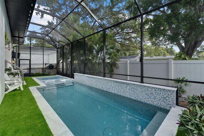 Building Photo - 3624 S Gardenia Ave