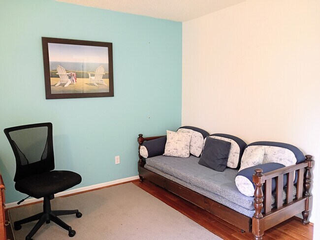 Building Photo - 727 Gilda Dr
