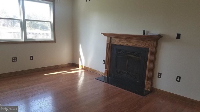 Building Photo - 3886 Scibilia Rd