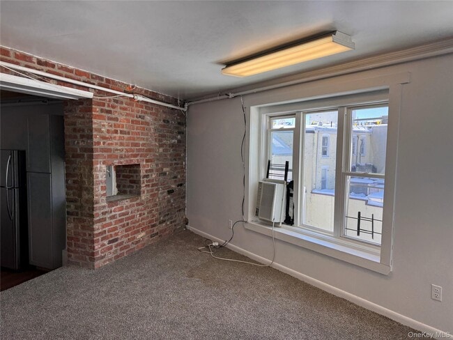 Building Photo - 175 Main St