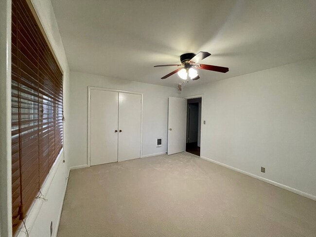 Building Photo - Classic 3 Bedroom 1.5 Bathroom Ranch House in Beaverton!! Great Yard! Cedar Hills~Cedar Mill Nort...