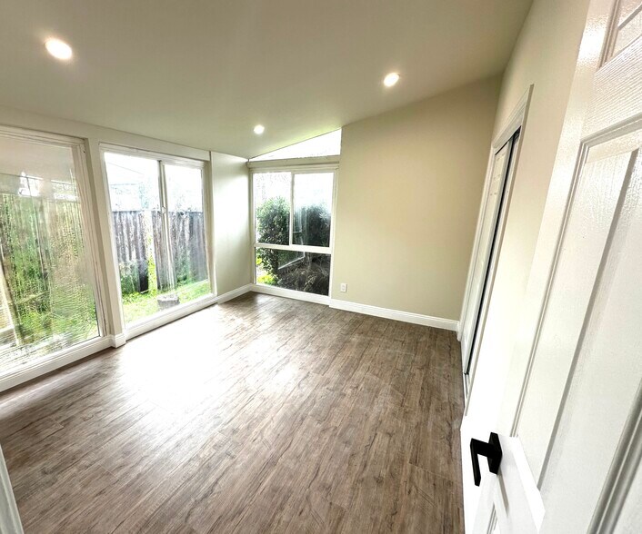 Bedroom 4 - 10171 Aldgate Avenue