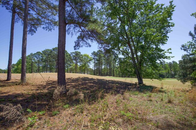 Building Photo - "Spacious 4-Bedroom Gem with 2.5 Baths at ...