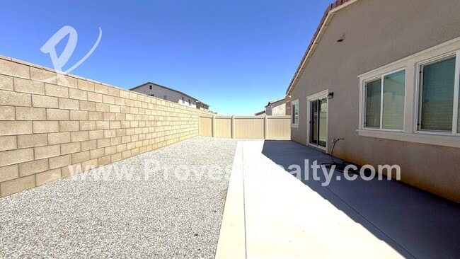 Building Photo - 10732 Quarter Horse Ave