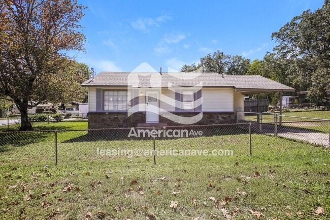 Building Photo - 800 W 51st St