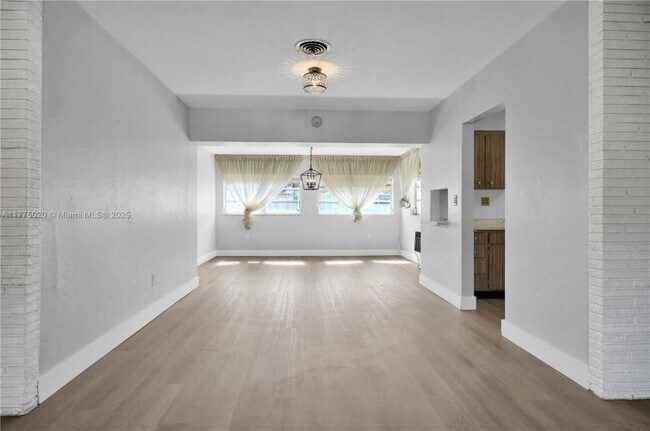 Building Photo - 3 bedroom in North Miami FL 33162