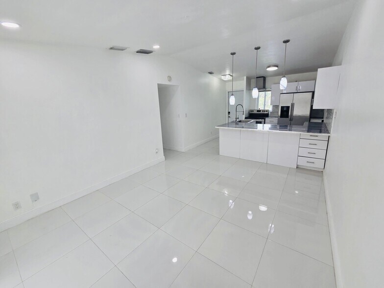 Building Photo - 20845 Grouper Dr