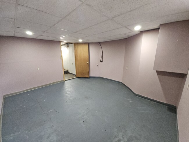 Basement Bonus Room 14.8 x 13.2 - 180 Beckwith Dr