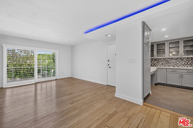 Building Photo - 1301 Flores St