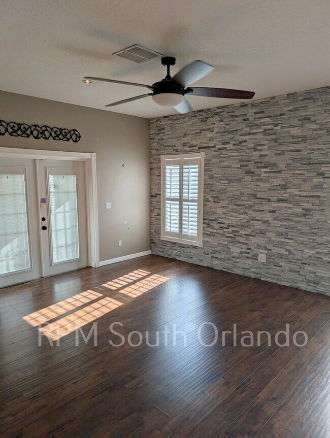 Building Photo - Spacious 4–5 Bedroom Home for Rent in Gate...