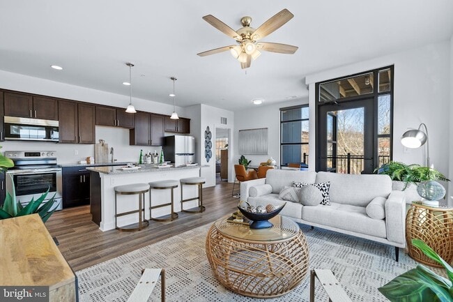 Building Photo - 170 Cambridge Blvd