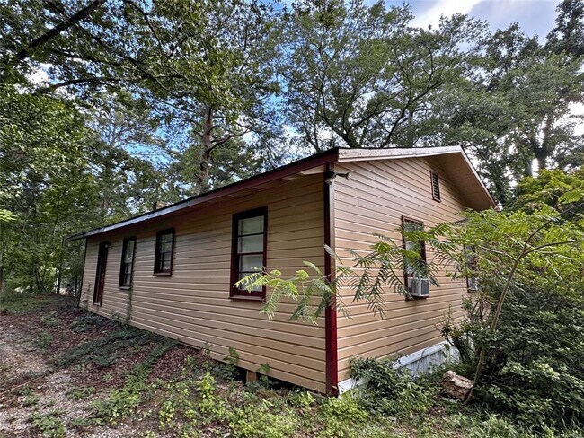 Building Photo - 161 Firetower Rd