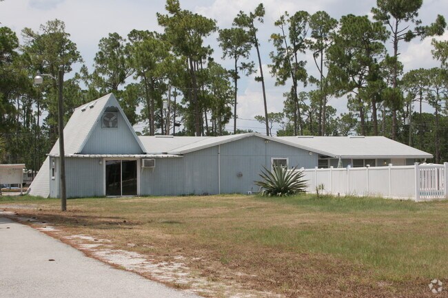 Building Photo - Cypress Gardens MH & RV Park