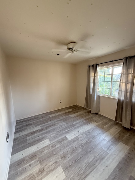 Building Photo - 6415 Neddy Ave