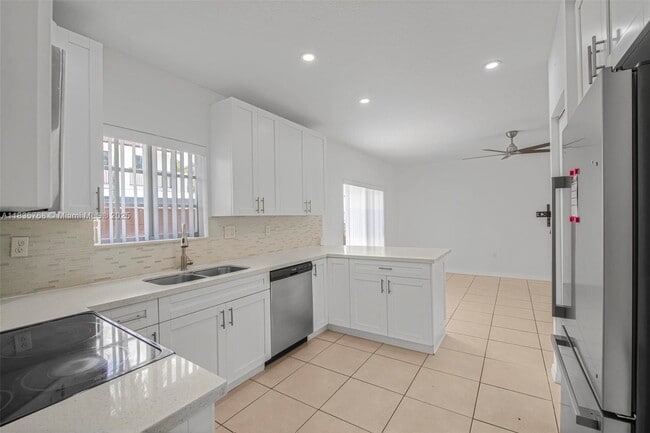 Building Photo - 13649 SW 142nd Terrace