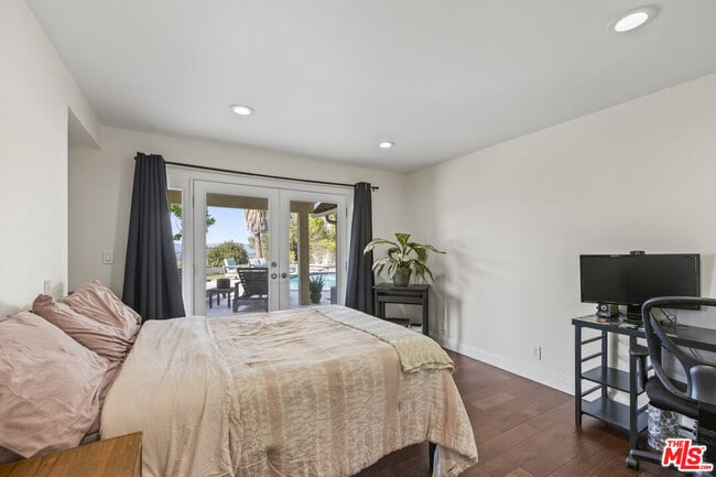 Building Photo - 3804 Vista Linda Dr