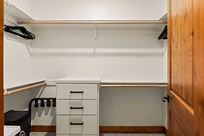 Building Photo - 89192 US-26