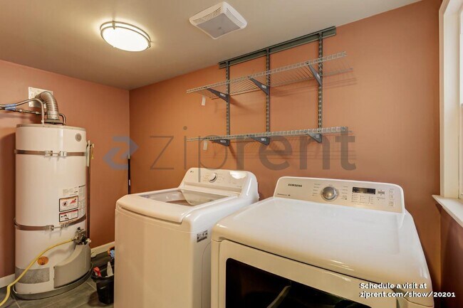 Building Photo - Unit
