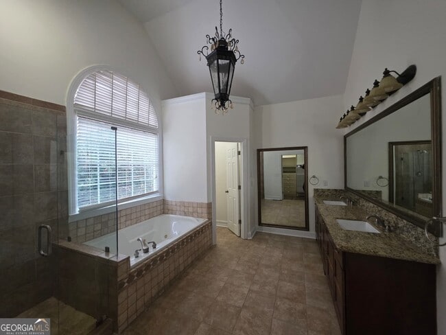 Building Photo - 166 Glen Eagle Way