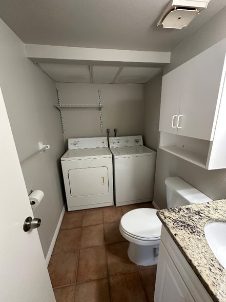 Building Photo - 5848 Queen Elizabeth Way