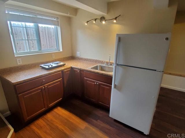 Building Photo - 421 Hillway Dr