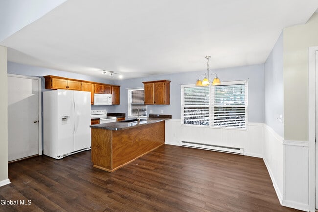 Building Photo - 9 Wake Robin Rd