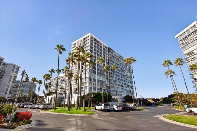 Building Photo - 1810 Avenida Del Mundo