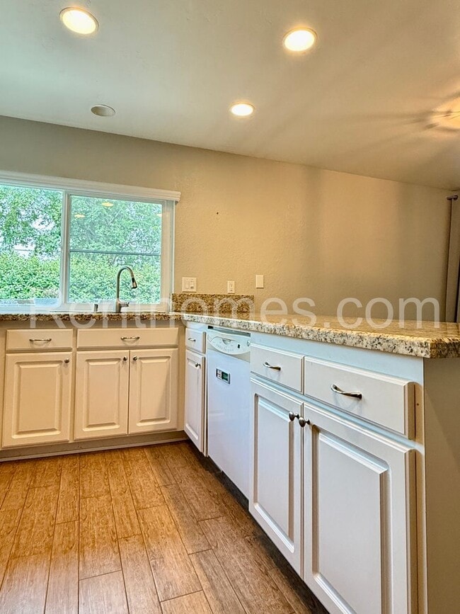 Building Photo - 1230 Granada Way