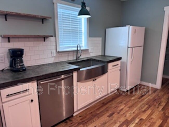 Building Photo - 1506 N Alleghaney Ave