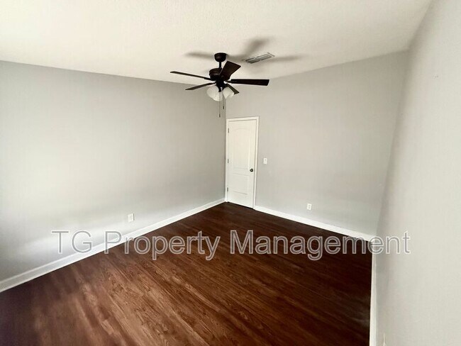 Building Photo - 1760 Freedom Dr