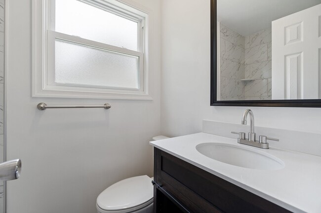 Building Photo - 2916 Knight Rd