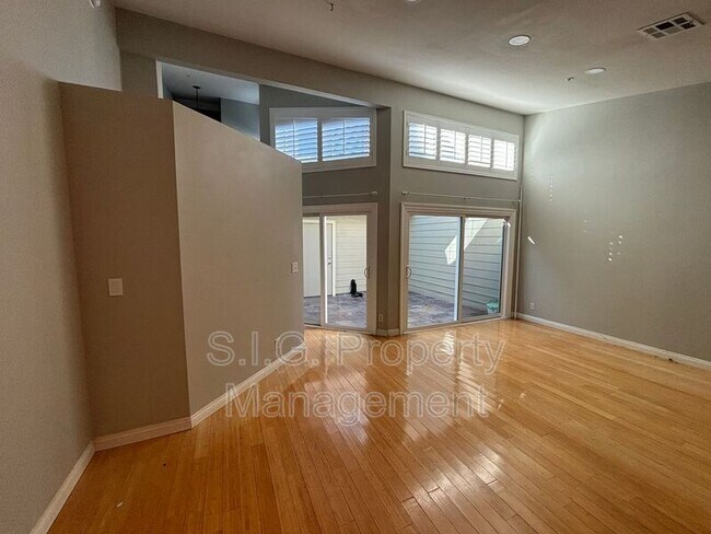 Building Photo - 11377 Osborne Pl