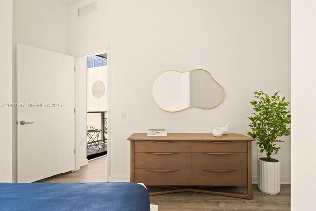 Building Photo - 501 NE 31st St