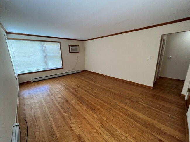 Building Photo - 1535 Bonnie Brae Pl
