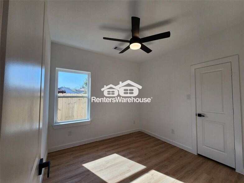 Building Photo - 7817 Beckley St