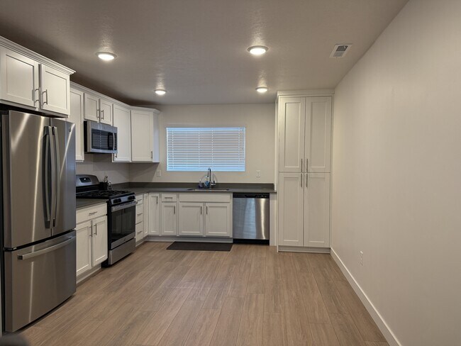 Building Photo - 63 E Hamblin Ln