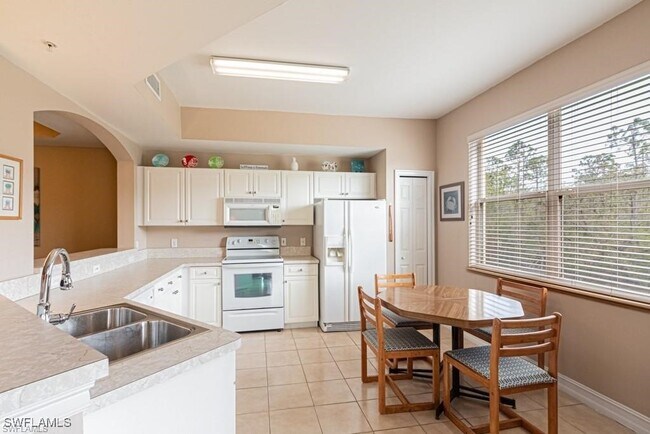 Building Photo - 10520 Amiata Way